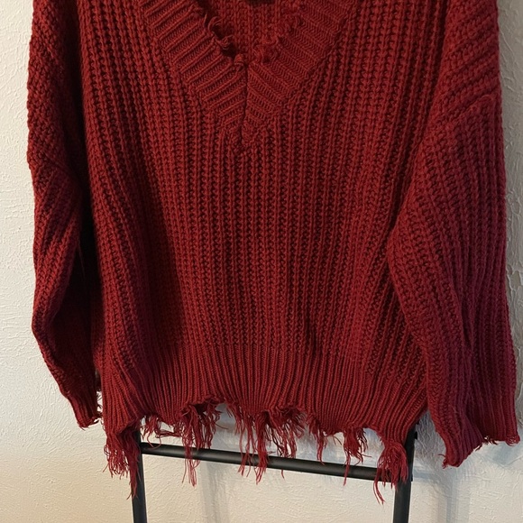 Main Strip Burgundy Distressed Hem Sweater Size Large - Picture 3 of 3